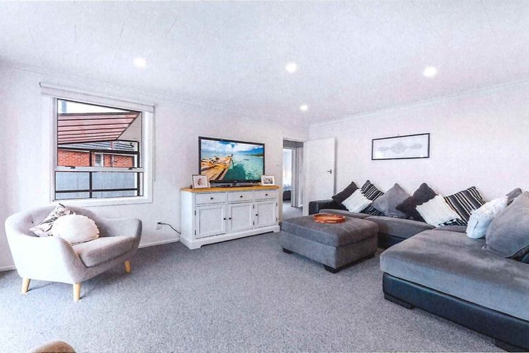 Photo of property in 35 Wilton Crescent, Bishopdale, Christchurch, 8053