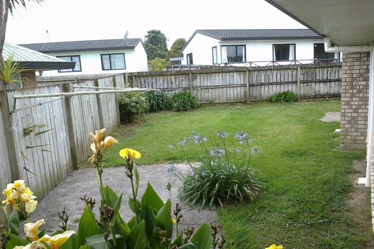 Photo of property in 2/14 Bellville Drive, Clendon Park, Auckland, 2103
