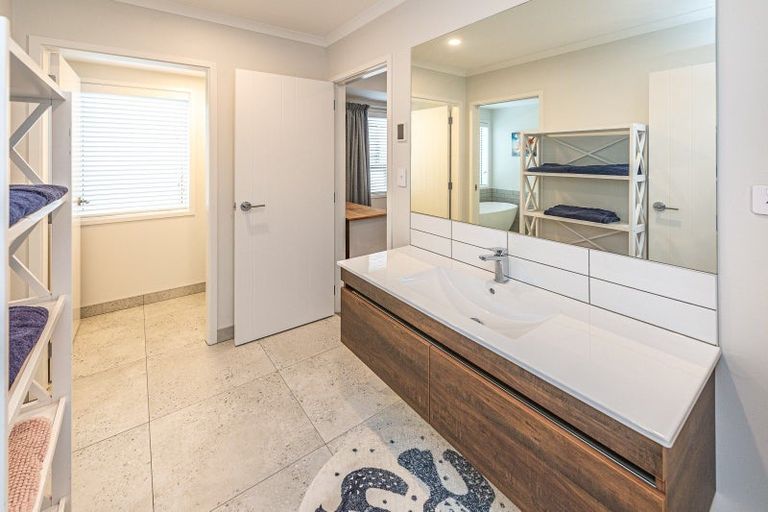 Photo of property in 34 Tirimoana Place, Otamatea, Whanganui, 4501