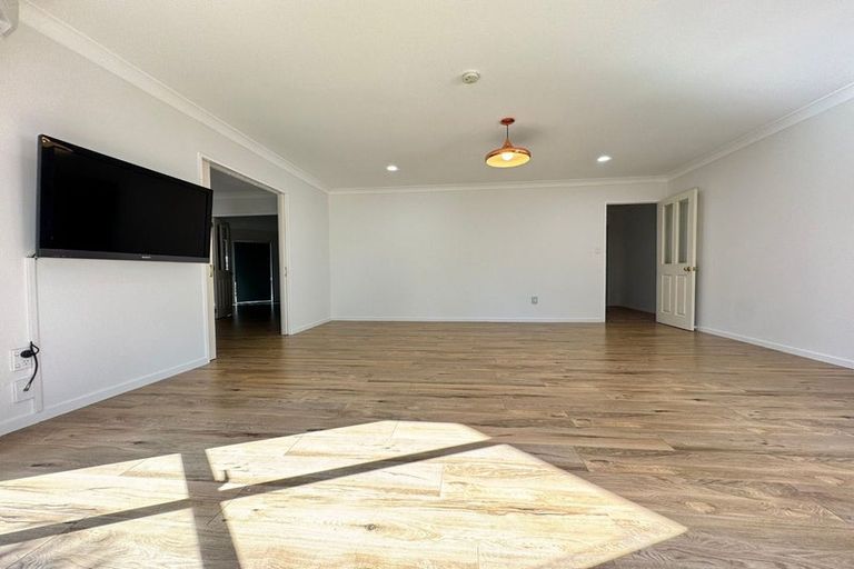 Photo of property in 180 Settlement Road, Papakura, 2110