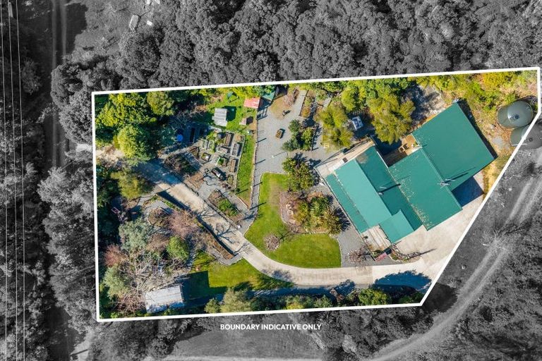 Photo of property in 826 Queen Charlotte Drive, Havelock, Picton, 7281