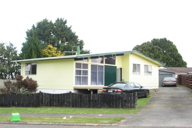 Photo of property in 13 Leaver Place, Weymouth, Auckland, 2103