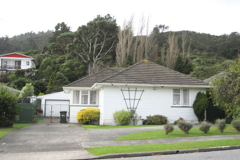 Photo of property in 61 Horoeka Street, Stokes Valley, Lower Hutt, 5019