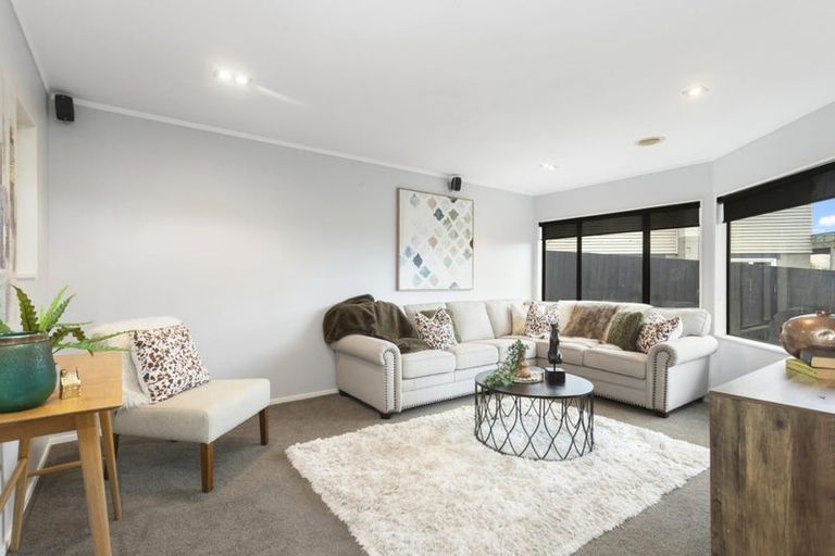 Photo of property in 92b Sandspit Road, Shelly Park, Auckland, 2014