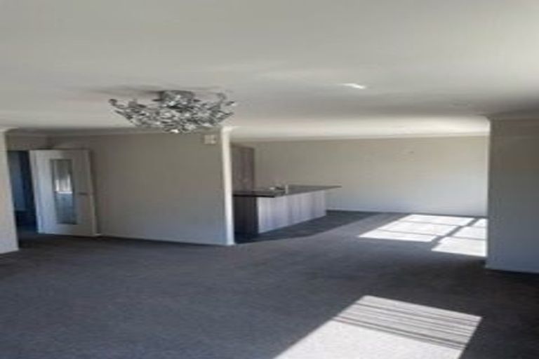 Photo of property in 13 Poppy Watts Grove, Stokes Valley, Lower Hutt, 5019