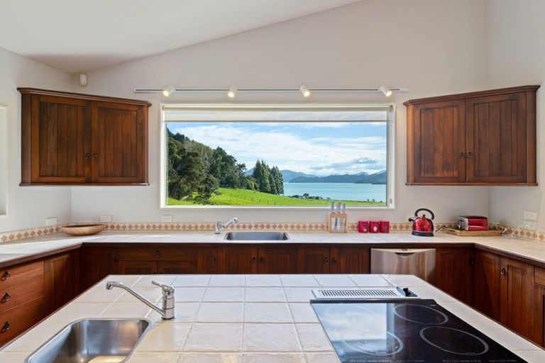 Photo of property in 5564 Kenepuru Road, Waitaria Bay, Picton, 7282