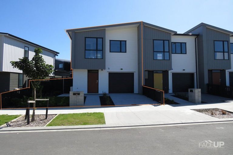 Photo of property in 10 Kauri Amber Road, Westgate, Auckland, 0614