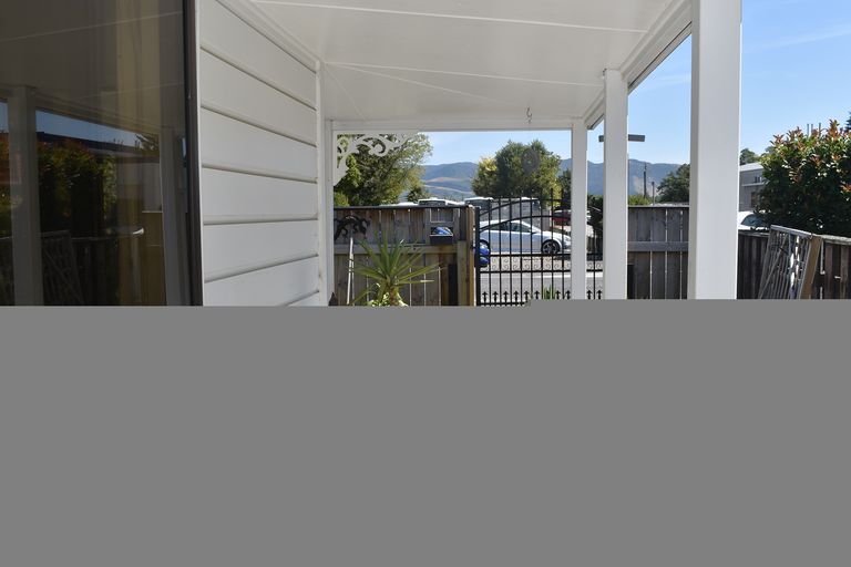 Photo of property in 194 High Street North, Carterton, 5713