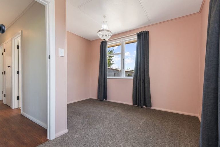 Photo of property in 3 Heath Place, Awapuni, Palmerston North, 4412