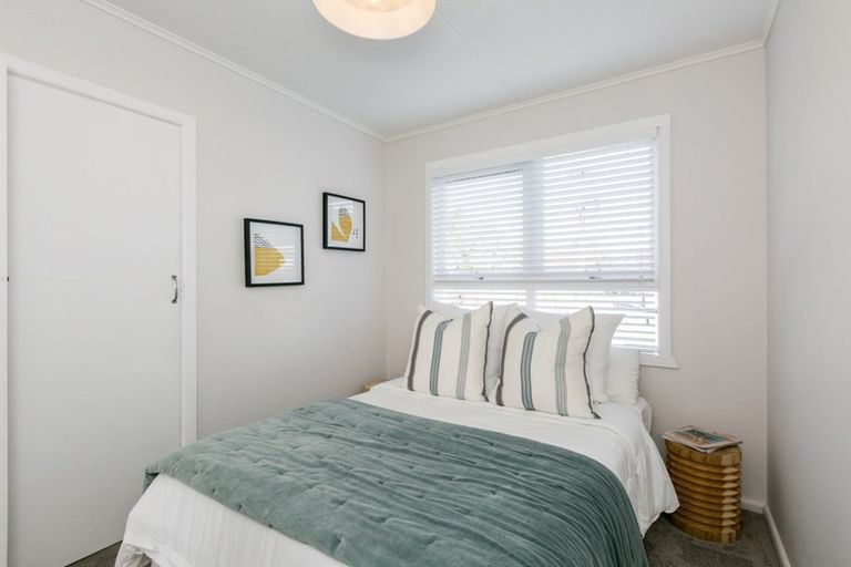 Photo of property in 9 Gardiner Place, Havelock North, 4130