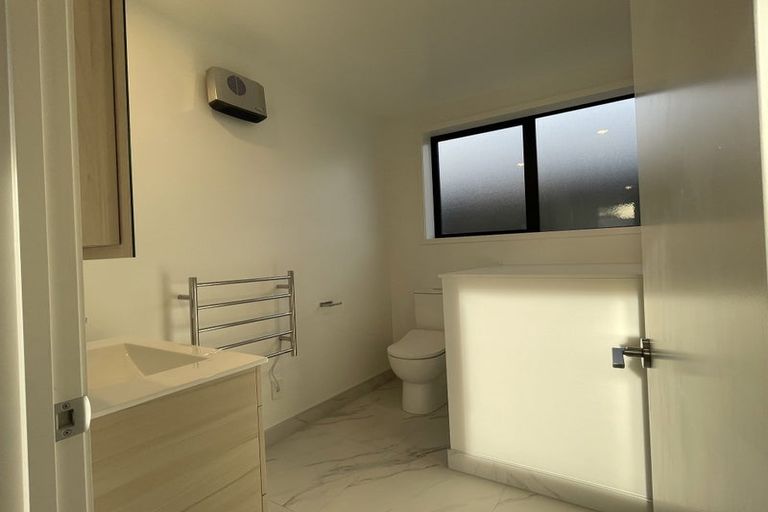 Photo of property in 2/6b Taramea Place, Addington, Christchurch, 8024