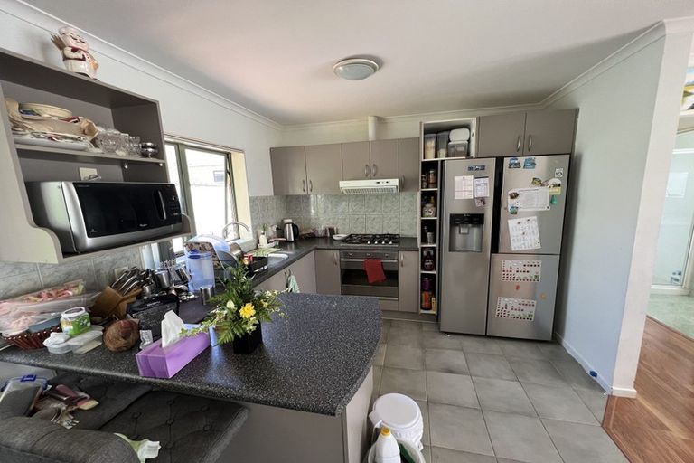 Photo of property in 18 Patts Avenue, Glendene, Auckland, 0602