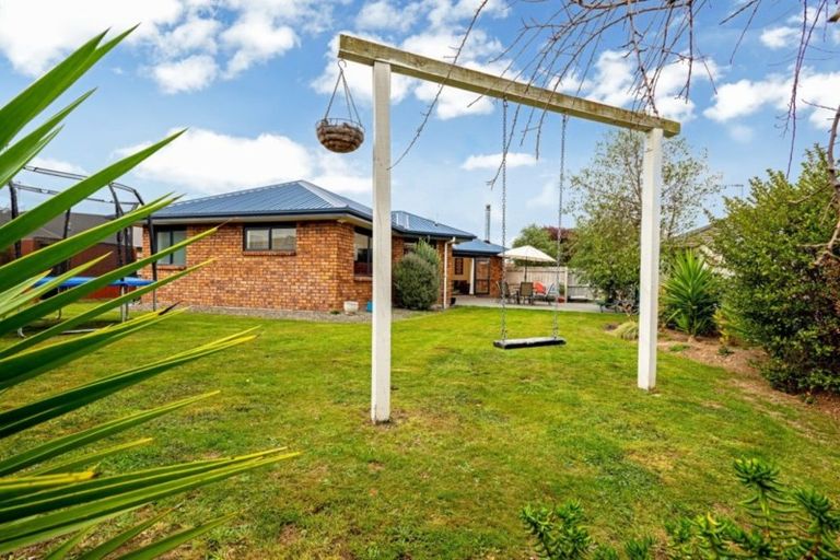 Photo of property in 5 Meridian Grove, Kelvin Grove, Palmerston North, 4414