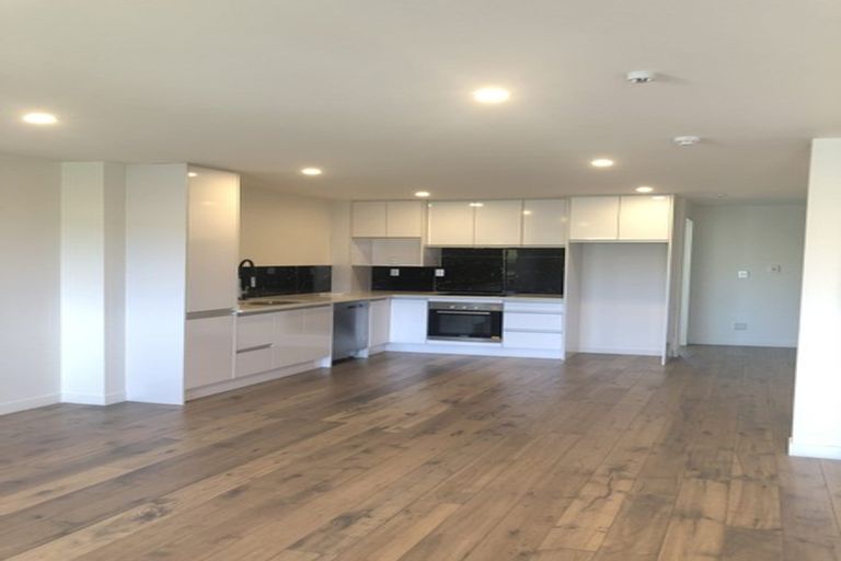 Photo of property in 22 Peony Mews, Oteha, Auckland, 0632