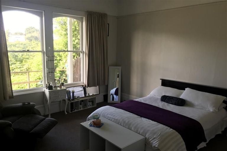 Photo of property in 28 Maarama Crescent, Aro Valley, Wellington, 6021