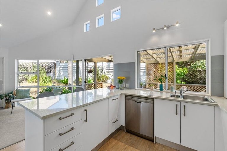 Photo of property in 1/16 Sailfish Drive, West Harbour, Auckland, 0618