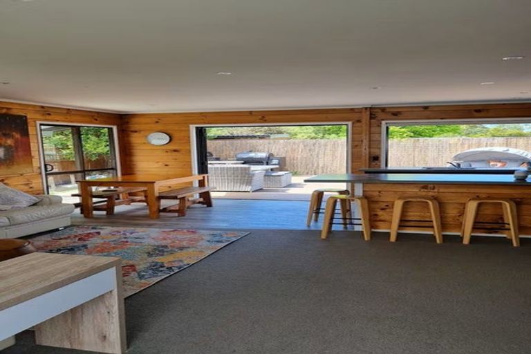 Photo of property in 11 Somerville Lane, Brightwater, 7022