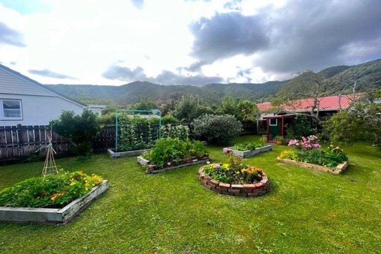 Photo of property in 10 Melvill Grove, Waterloo, Lower Hutt, 5011