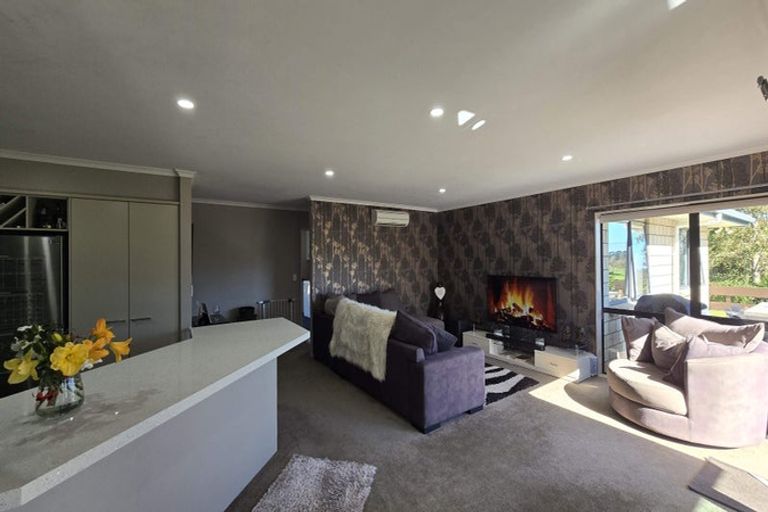 Photo of property in 1 Oaks Place, Te Aroha, 3320