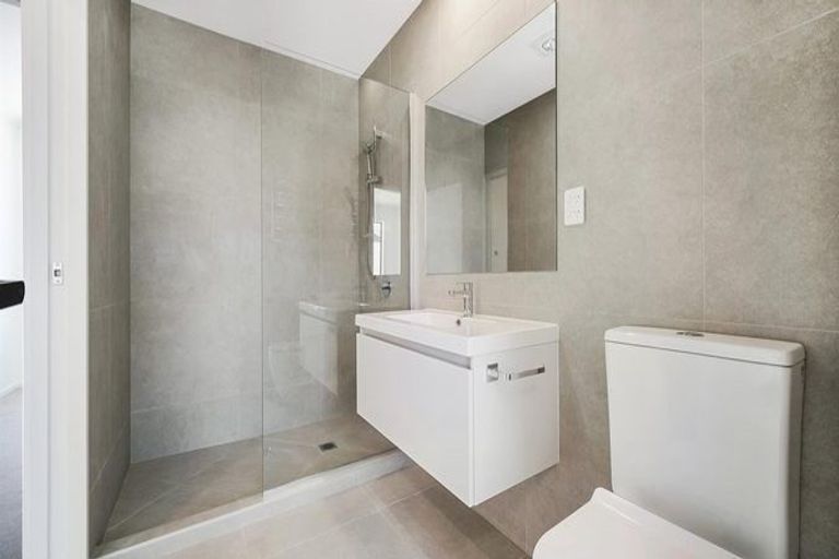 Photo of property in 71 Waipuhinui Way, Wiri, Auckland, 2104
