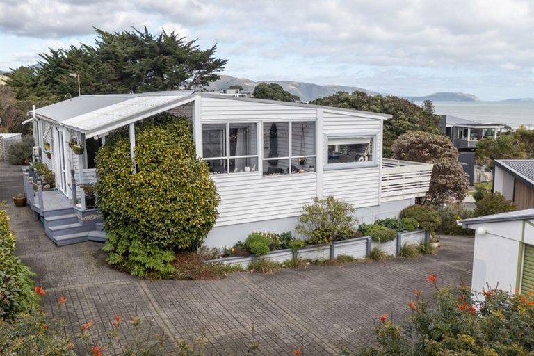 Photo of property in 13 The Crescent, Raumati South, Paraparaumu, 5032