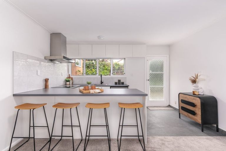 Photo of property in 2/17 Tudor Avenue, Ilam, Christchurch, 8041