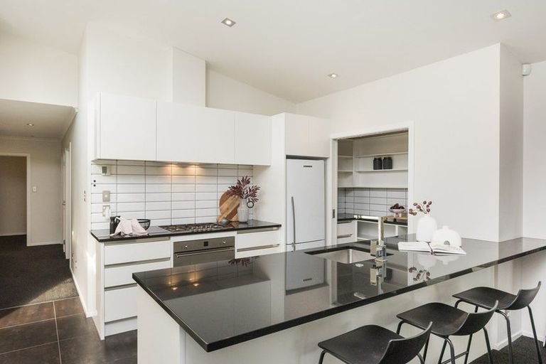 Photo of property in 16 Hardie Street, Hokowhitu, Palmerston North, 4410