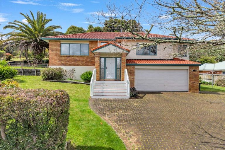 Photo of property in 30 Capricorn Place, Kawaha Point, Rotorua, 3010