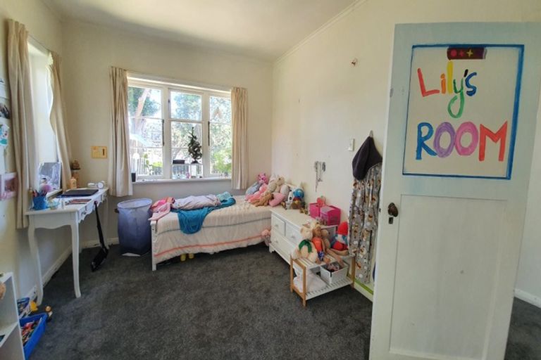 Photo of property in 70 Norwood Road, Bayswater, Auckland, 0622