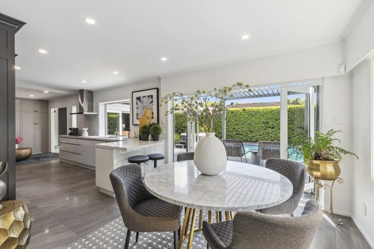 Photo of property in 9 Seymour Road, Mellons Bay, Auckland, 2014