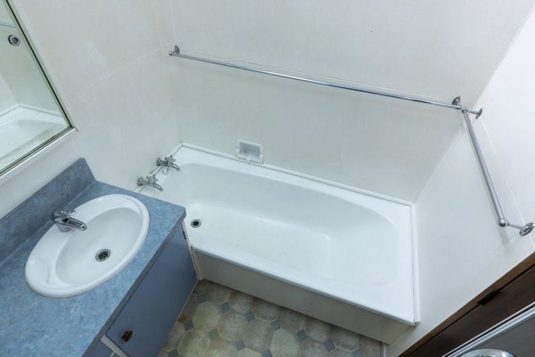 Photo of property in 44 Buick Crescent, Awapuni, Palmerston North, 4412