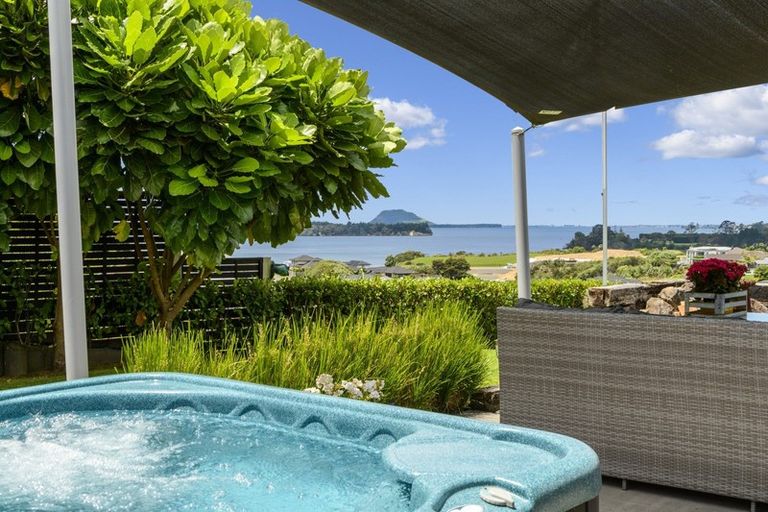 Photo of property in 15 Lynley Park Drive, Omokoroa, 3114