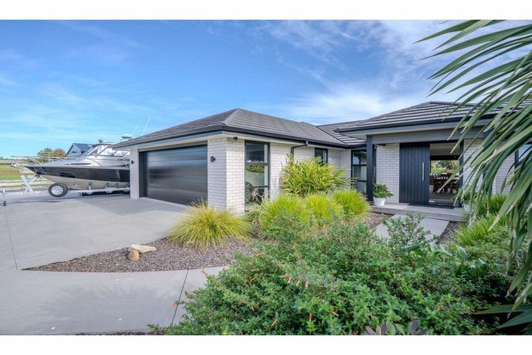 Photo of property in 11 The Lakes Drive, Kerikeri, 0230