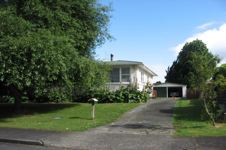 Photo of property in 16 Marybeth Place, Rosehill, Papakura, 2113