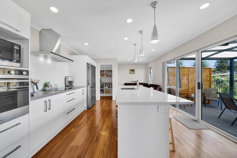 Photo of property in 5 Condor Crescent, Waiwhakaiho, New Plymouth, 4312