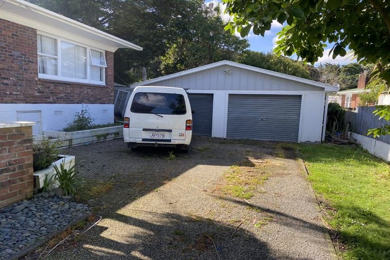 Photo of property in 15 Walpole Avenue, Hillpark, Auckland, 2102