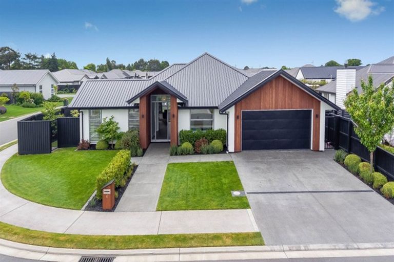 Photo of property in 6 Wallace Crescent, Prebbleton, 7604