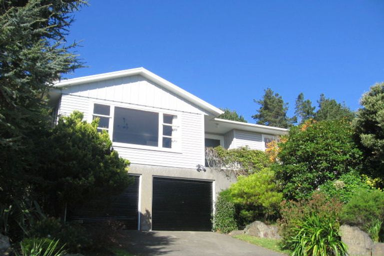 Photo of property in 17 Woodman Drive, Tawa, Wellington, 5028