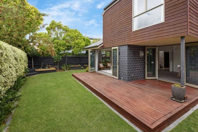 Photo of property in 130 Wairakei Road, Bryndwr, Christchurch, 8053