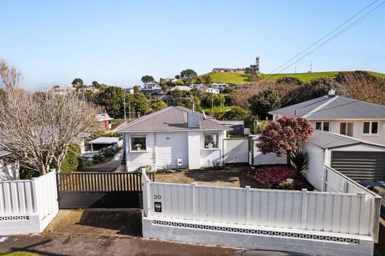 Photo of property in 20 Stuart Place, Blagdon, New Plymouth, 4310