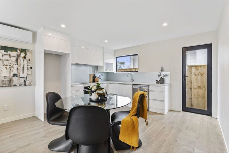 Photo of property in 4/62 Smythe Road, Henderson, Auckland, 0612