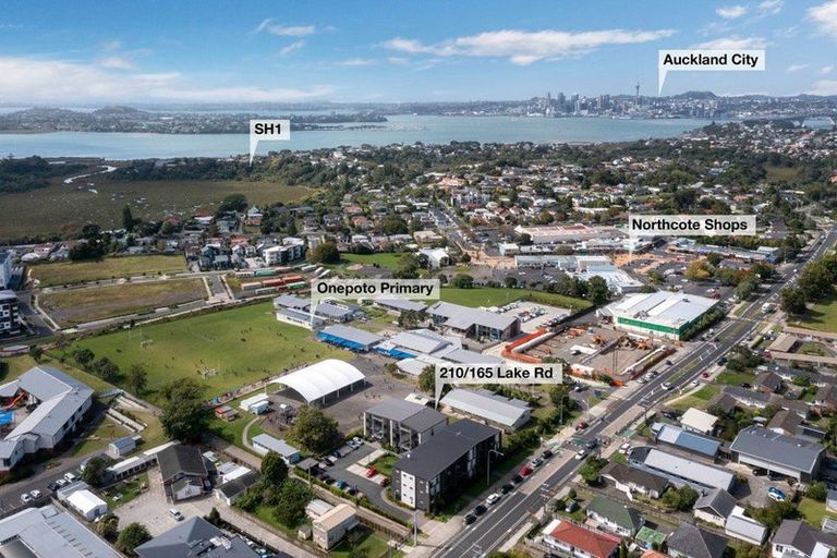 Photo of property in 210/165 Lake Road, Northcote, Auckland, 0627
