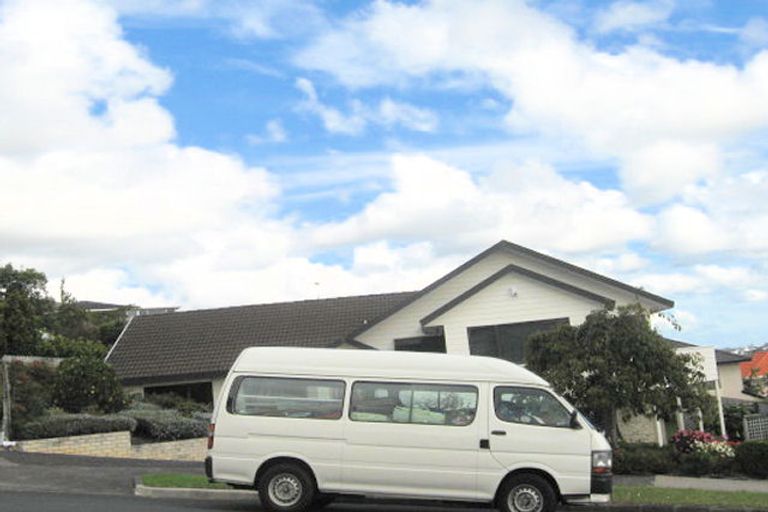 Photo of property in 11 Anure Place, Highland Park, Auckland, 2010