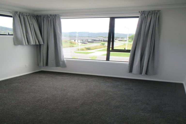 Photo of property in 28 Dahl Drive, Wallaceville, Upper Hutt, 5018