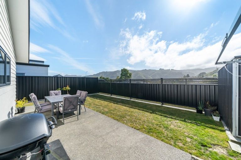 Photo of property in 3 Thornbury Lane, Timberlea, Upper Hutt, 5018