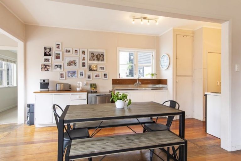 Photo of property in 8 Barrister Avenue, Mount Roskill, Auckland, 1042