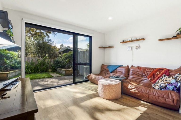Photo of property in 11/63 Hillcrest Avenue, Hillcrest, Auckland, 0627