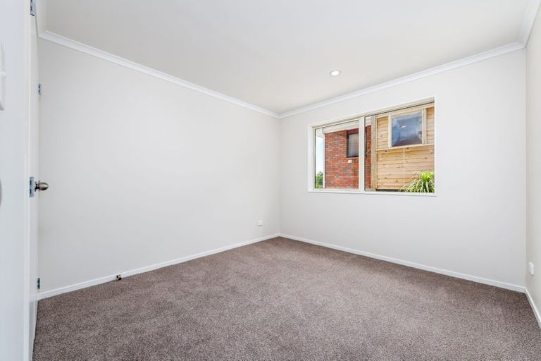 Photo of property in 65 Kurnell Drive, Botany Downs, Auckland, 2010