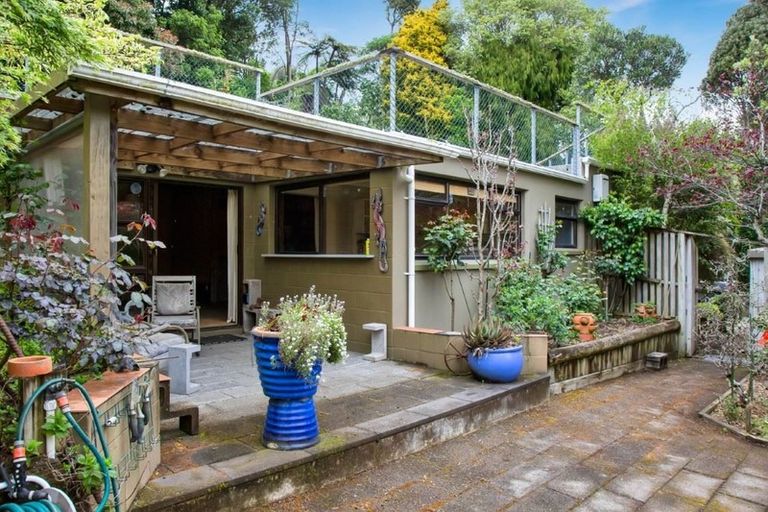 Photo of property in 22c Sequoia Grove, Merrilands, New Plymouth, 4312