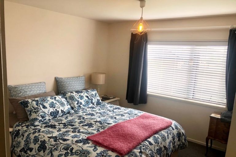 Photo of property in 10 Umu Place, Mangere, Auckland, 2022